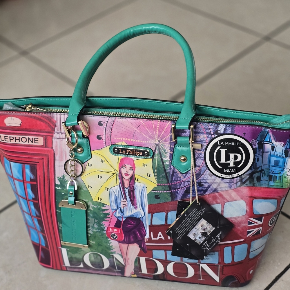 Green Tote Bag with Comic Print and Structured Design